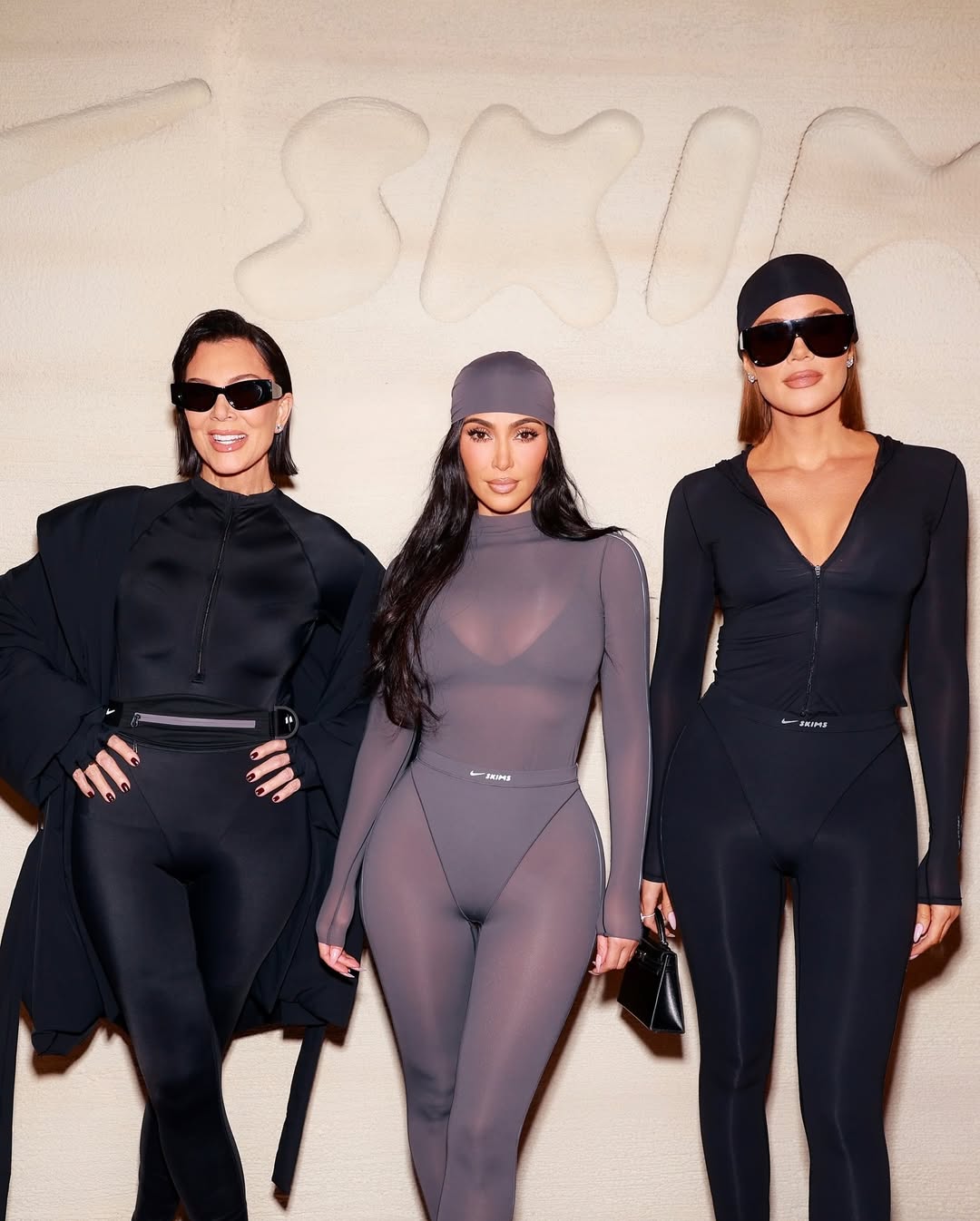Access_Kardashian_1~22.jpg