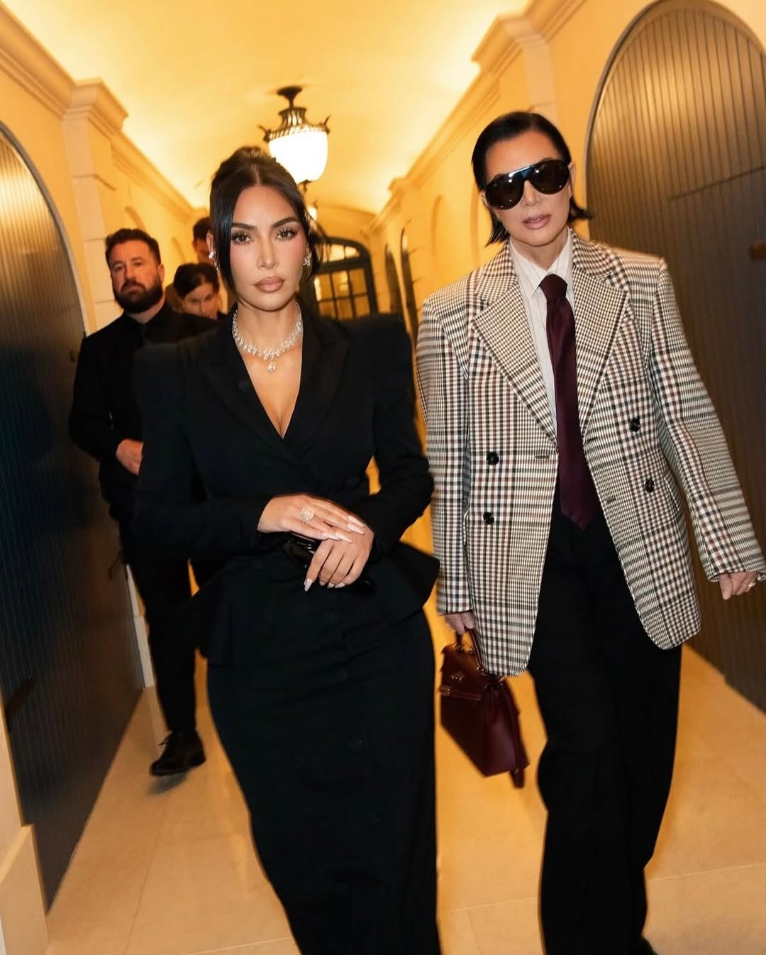 Access_Kardashian_1~7.jpg