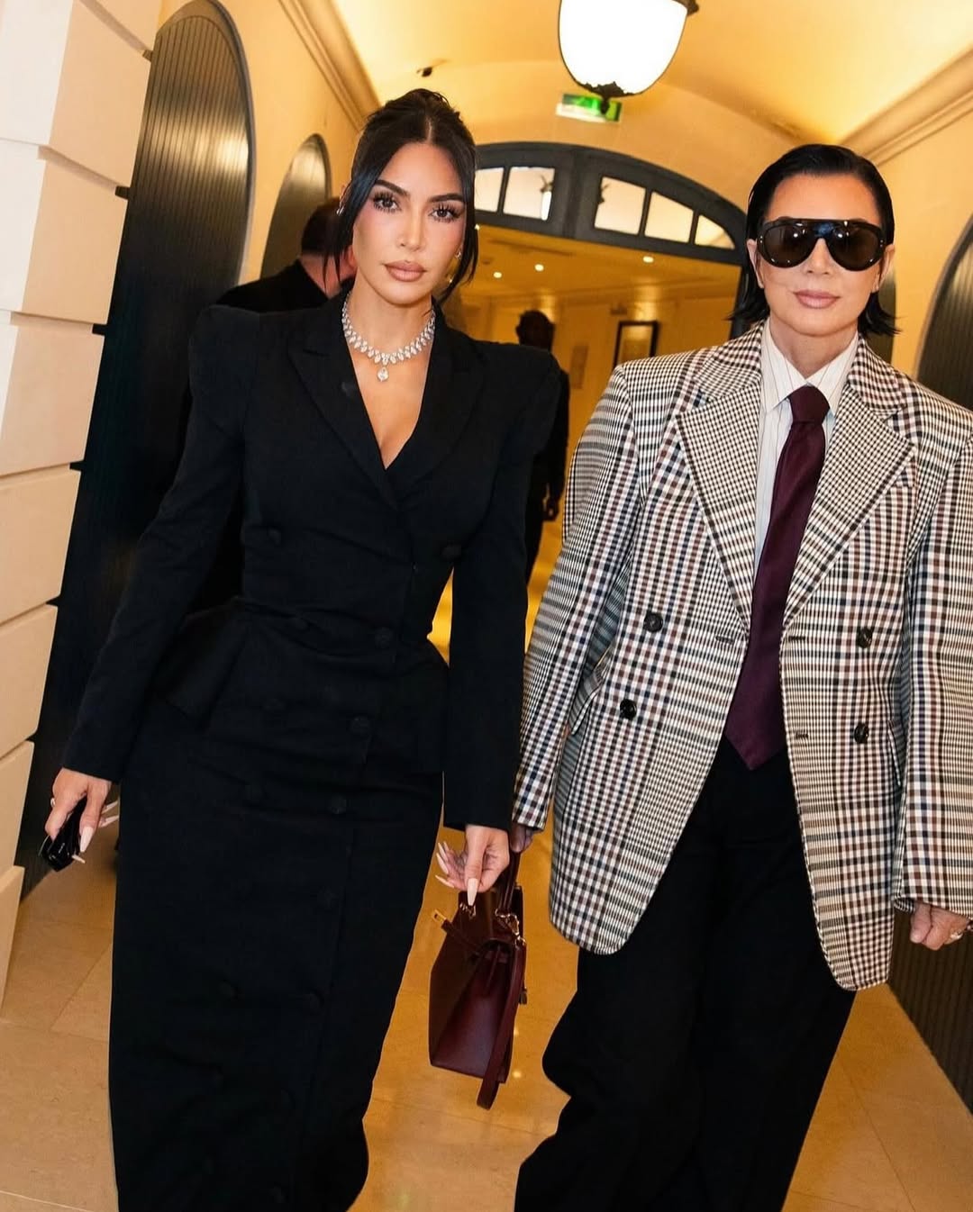 Access_Kardashian_2~7.jpg