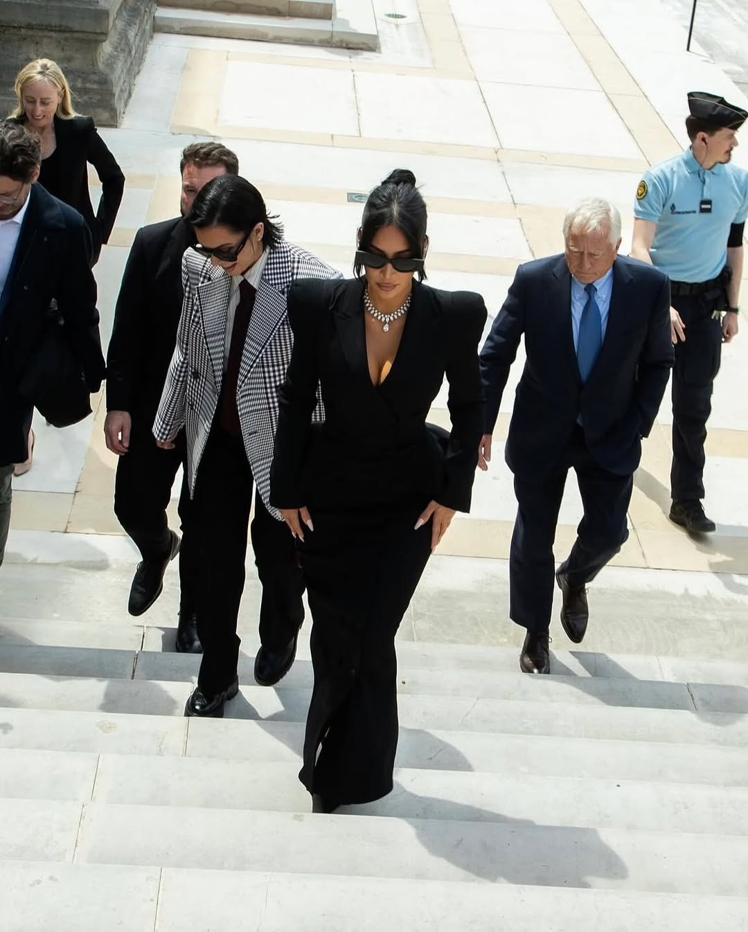 Access_Kardashian_3~6.jpg