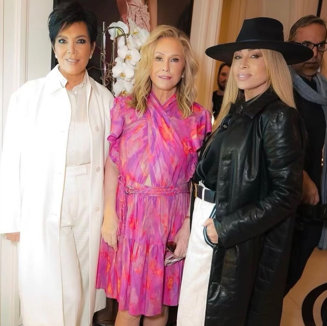 Access_Kardashian_40~0.jpg