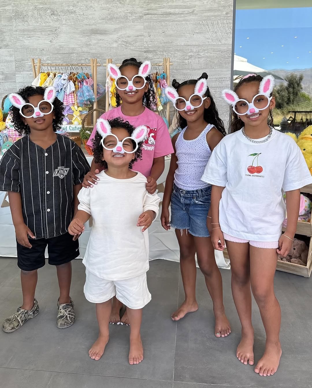 Access_Kardashian_4~4.jpg