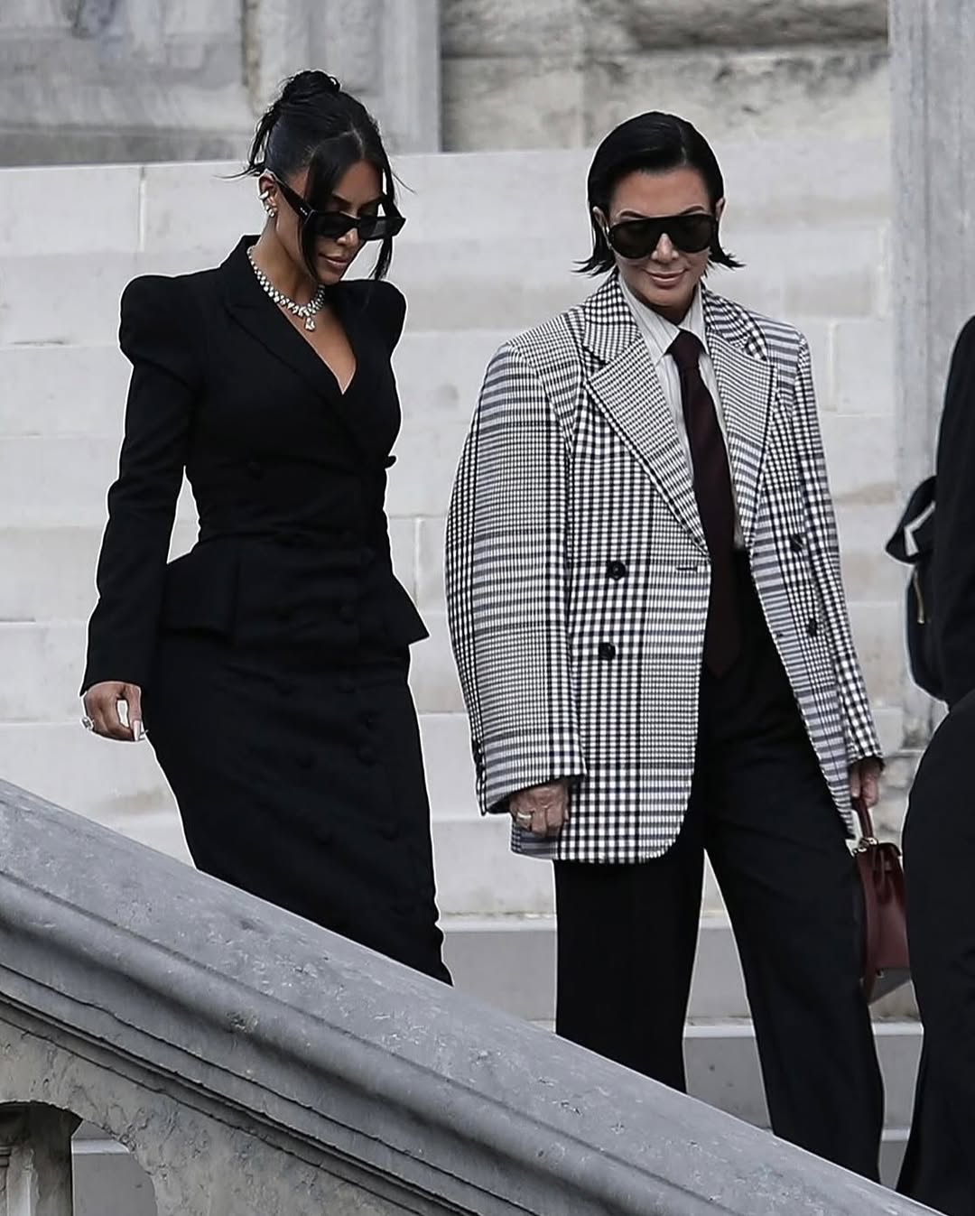 Access_Kardashian_4~6.jpg