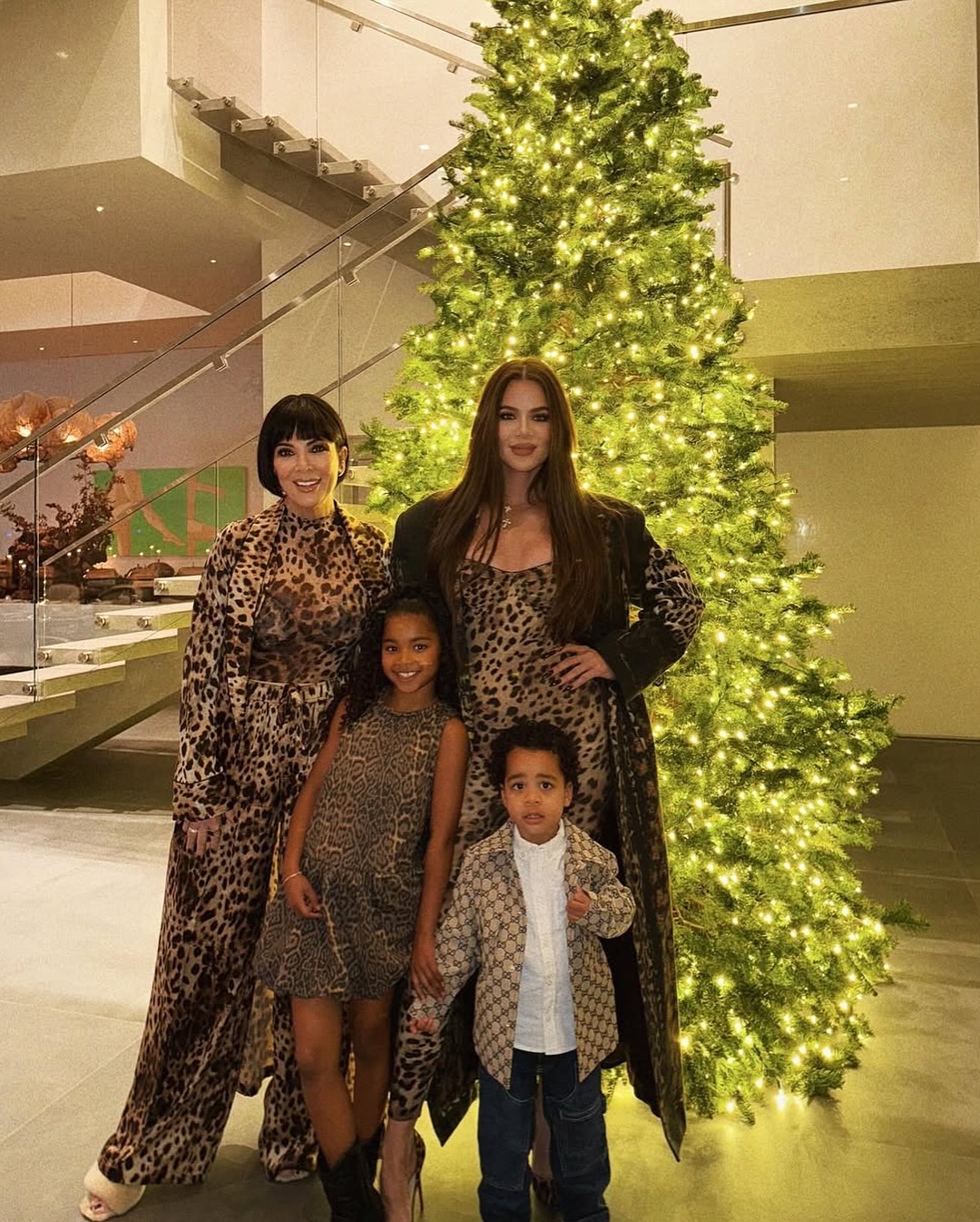 Access_Kardashian_5~3.jpg