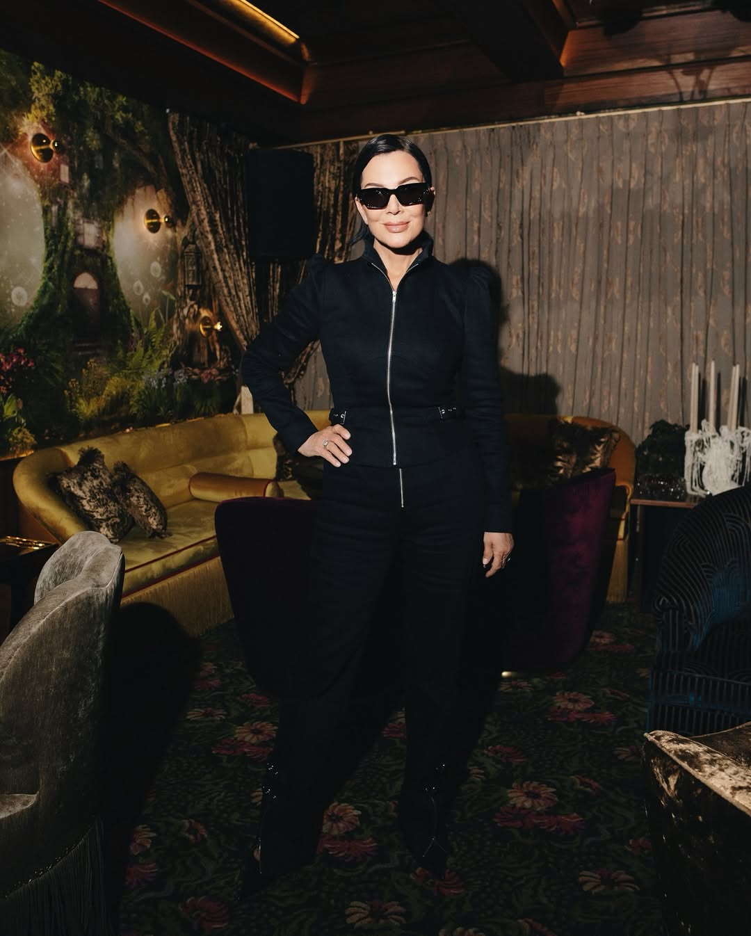 Access_Kardashian_6~10.jpg
