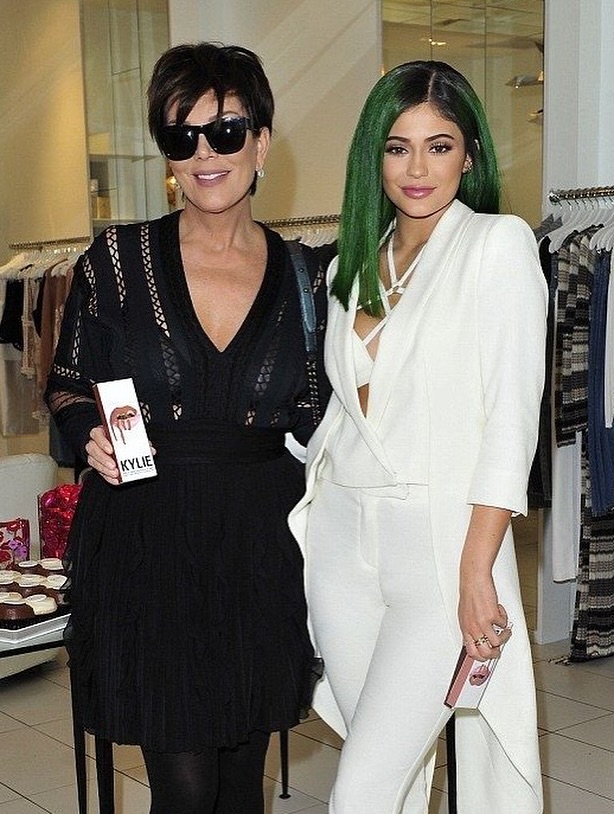 Access_Kardashian_6~17.jpg
