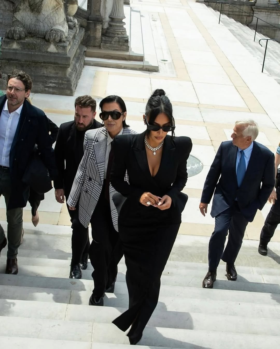 Access_Kardashian_6~6.jpg