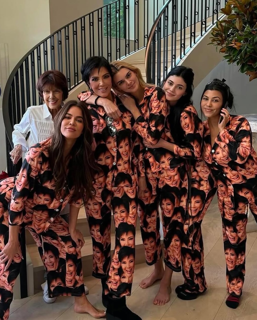 Access_Kardashian_8~4.jpg