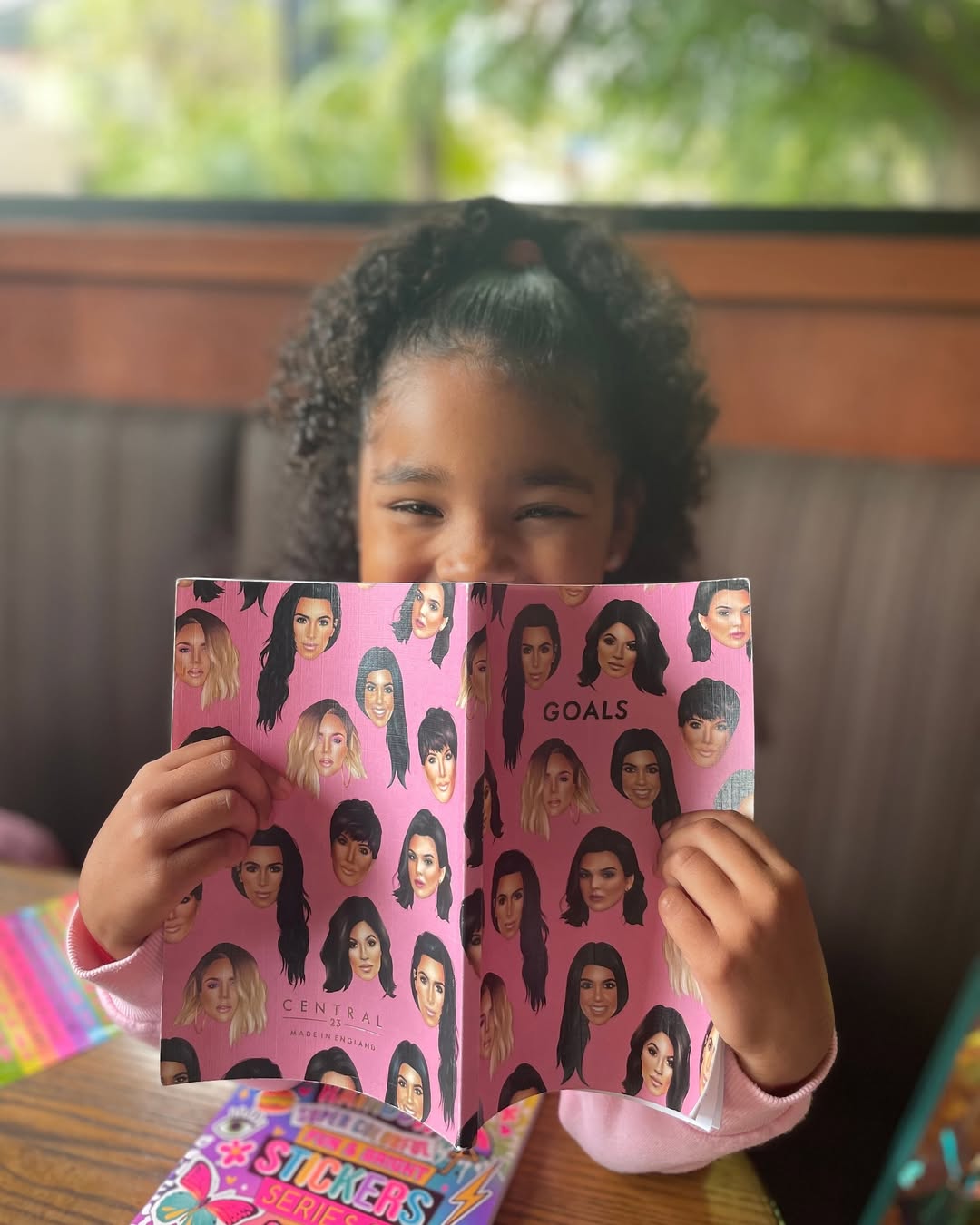 Access_Kardashian_9~1.jpg