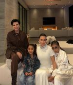 Access_Kardashian_10~4.jpg