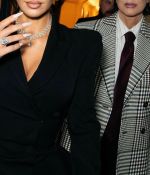 Access_Kardashian_10~5.jpg