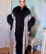 Access_Kardashian_11~12.jpg