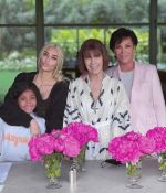 Access_Kardashian_12~10.jpg