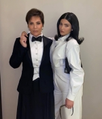 Access_Kardashian_12~16.jpg