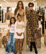 Access_Kardashian_14~9.jpg