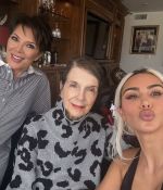 Access_Kardashian_18~3.jpg