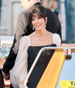 Access_Kardashian_21~1.jpg