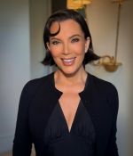 Access_Kardashian_40~1.jpg