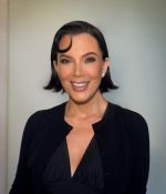 Access_Kardashian_42~1.jpg