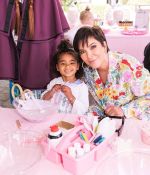 Access_Kardashian_6~2.jpg