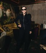 Access_Kardashian_7~9.jpg