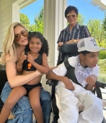Access_Kardashian_9~12.jpg