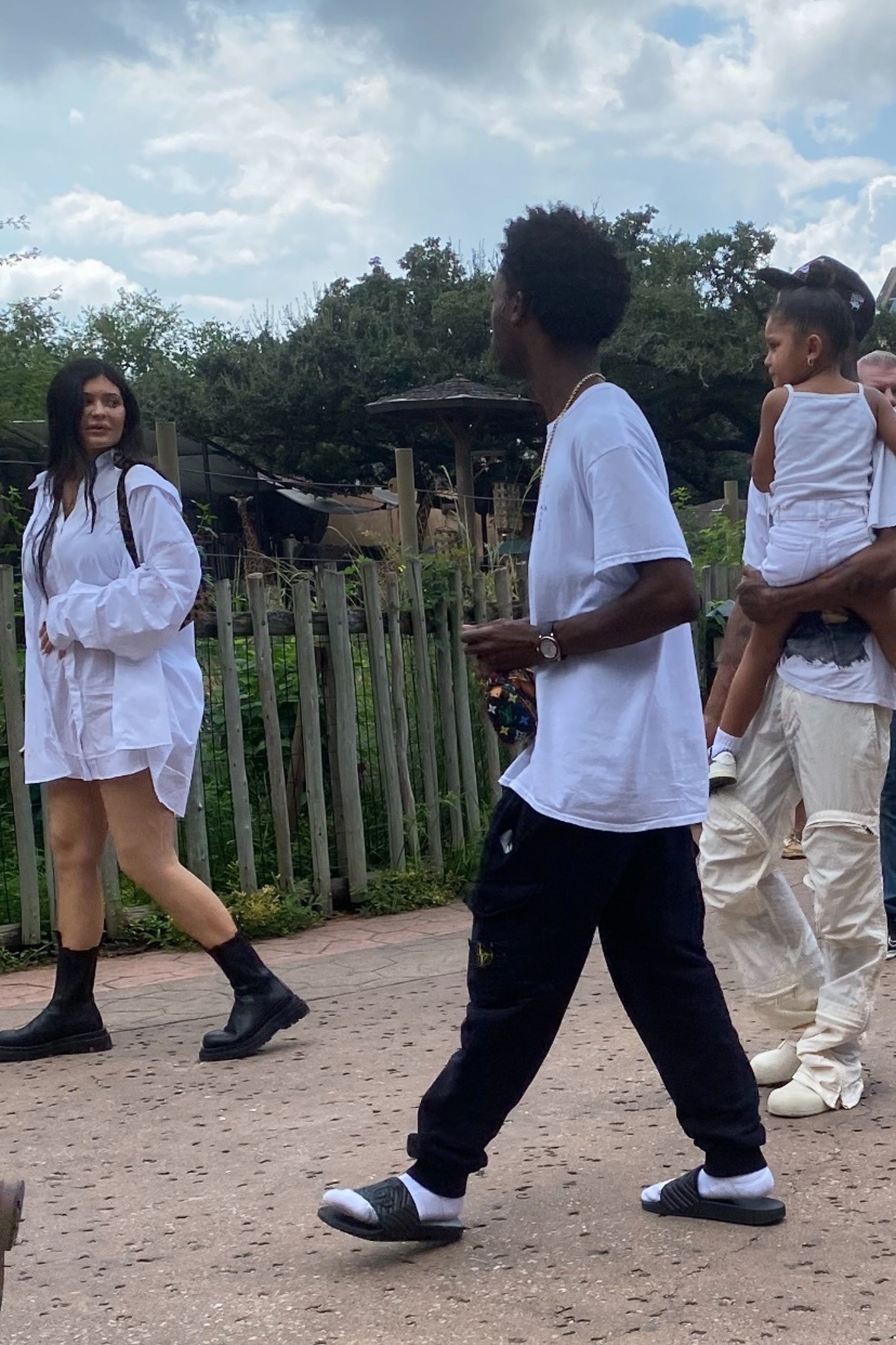 Access_Kardashian_001.jpg