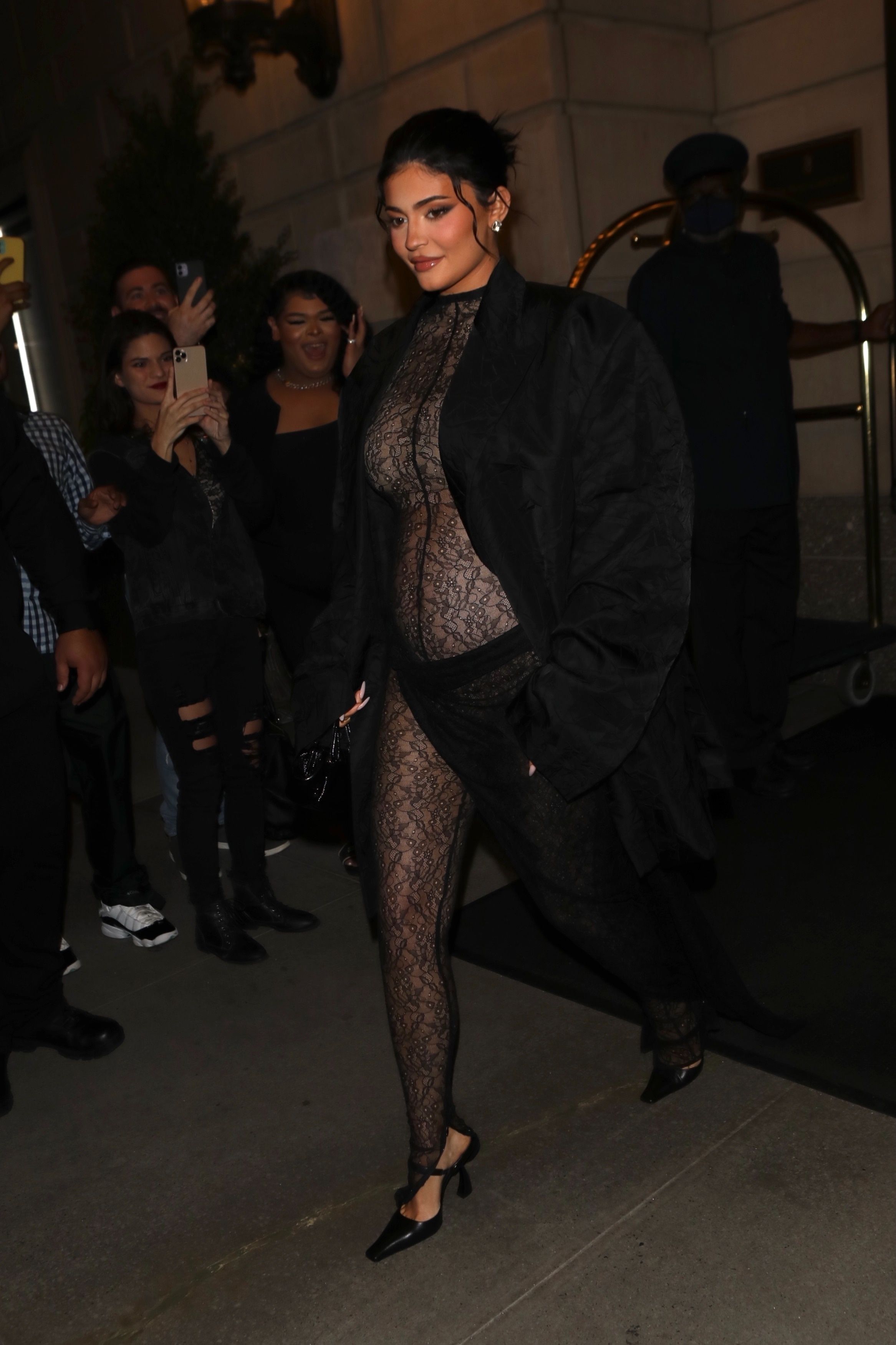 Access_Kardashian_006~0.jpg