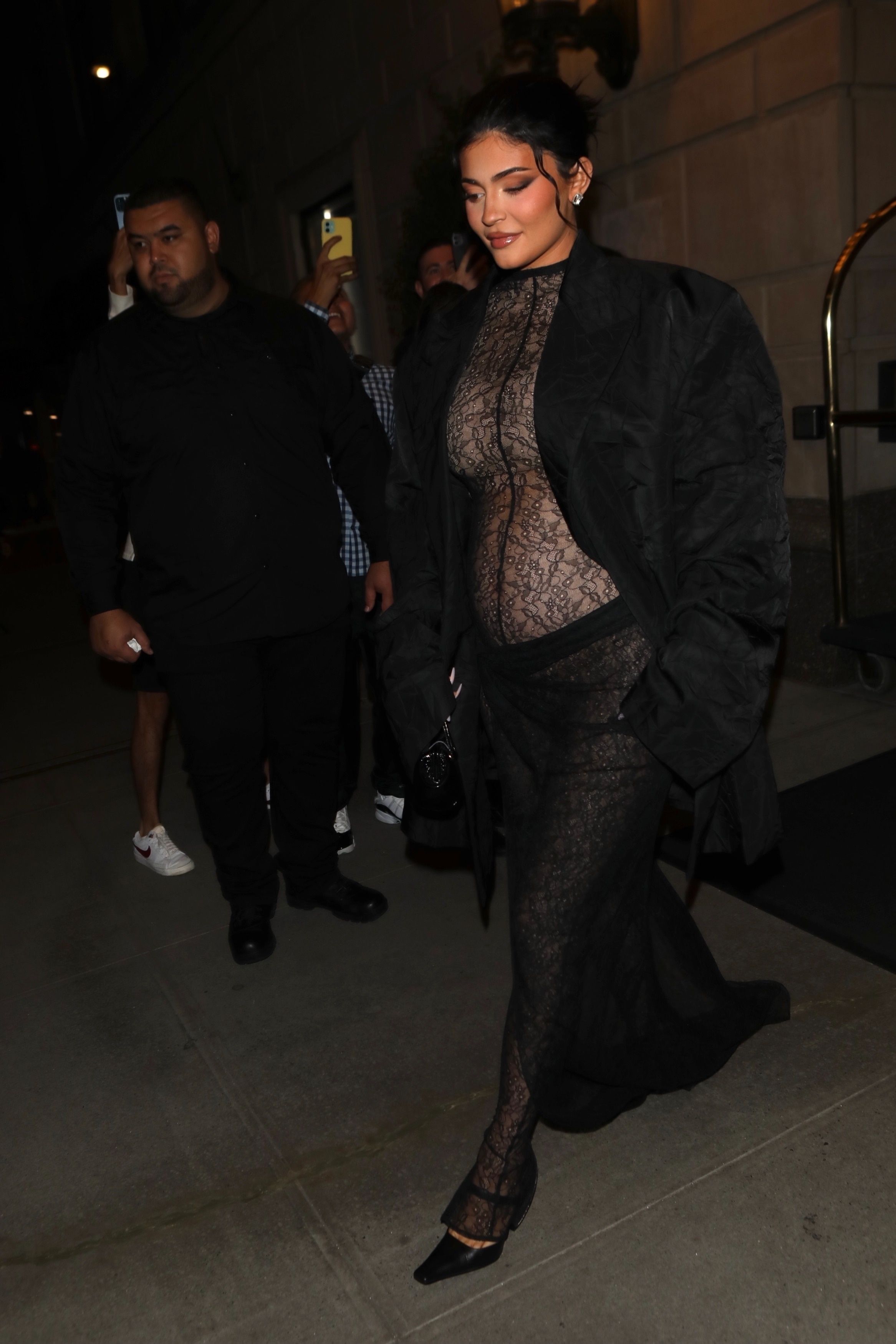 Access_Kardashian_009~0.jpg
