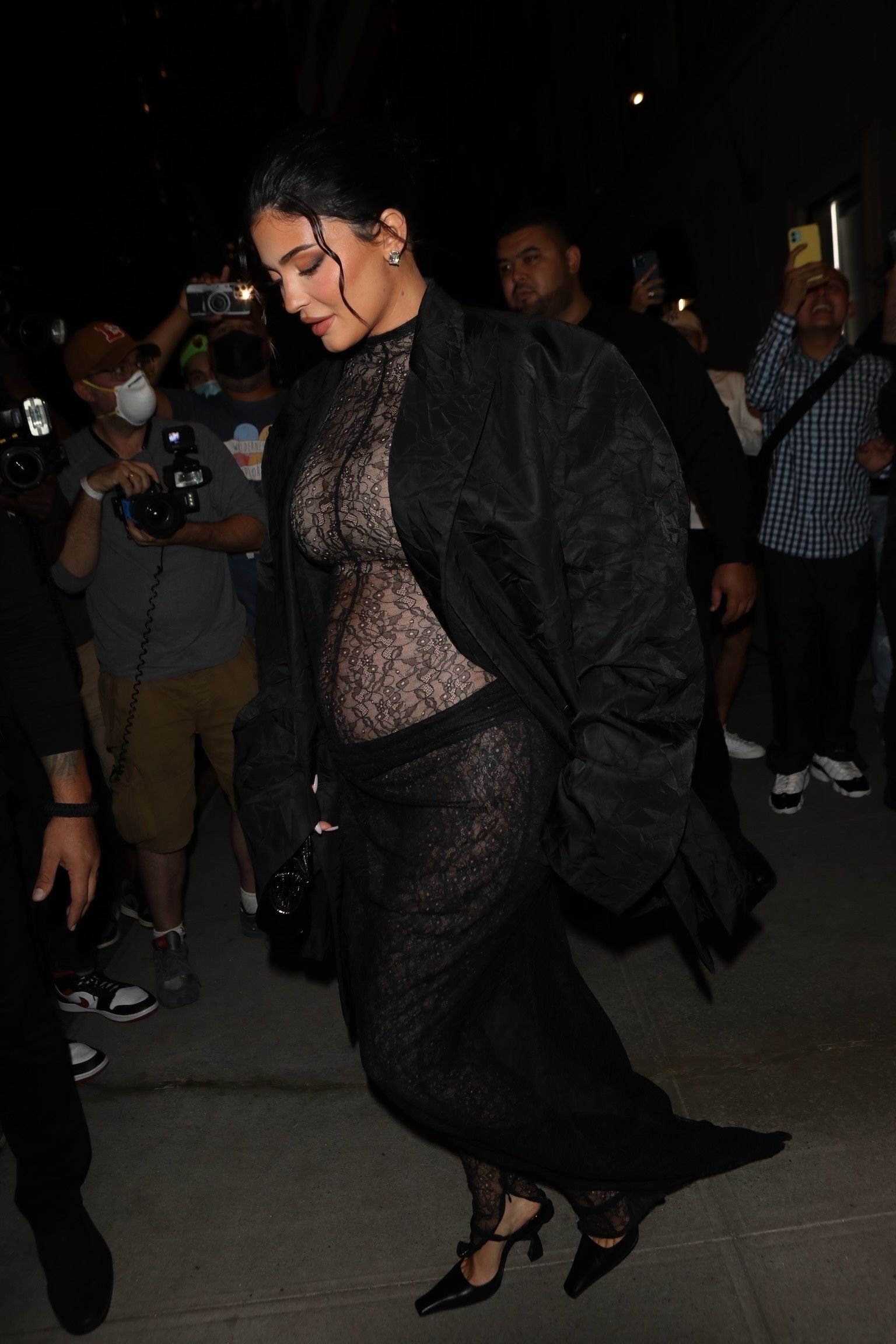 Access_Kardashian_010~0.jpg