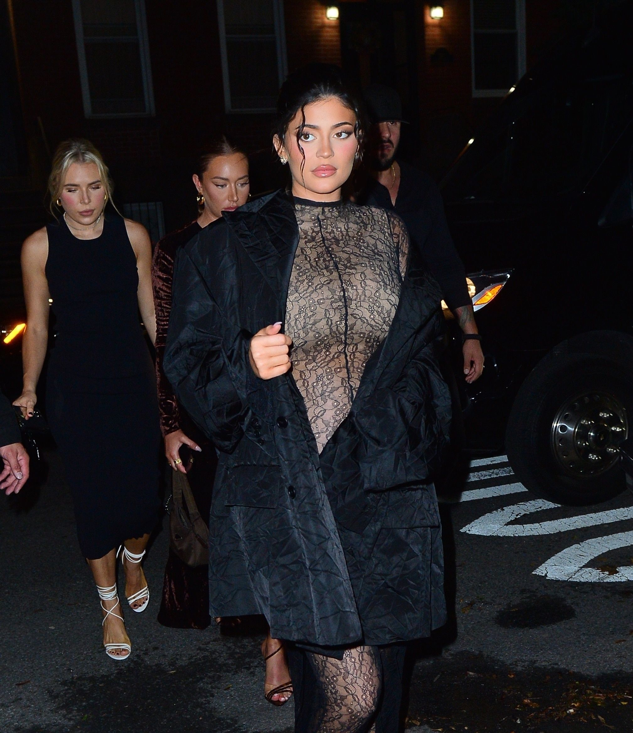 Access_Kardashian_001.jpg