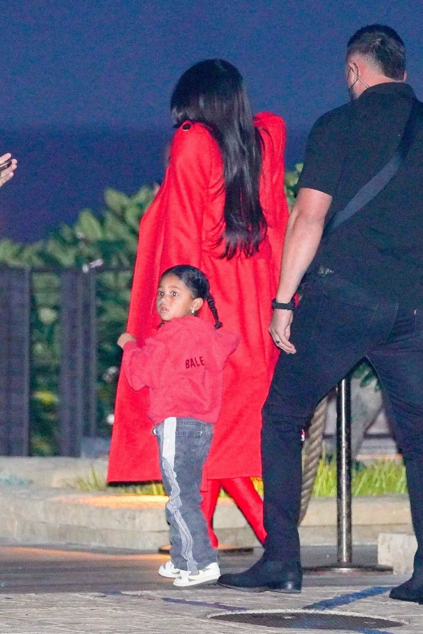 Access_Kardashian_001.jpg
