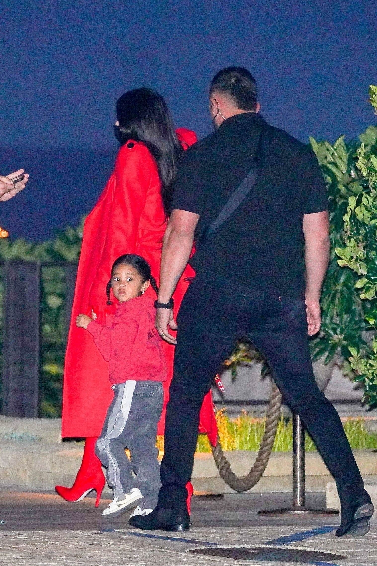Access_Kardashian_002.jpg