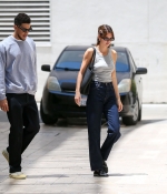 Access_Kardashian_003~0.jpg