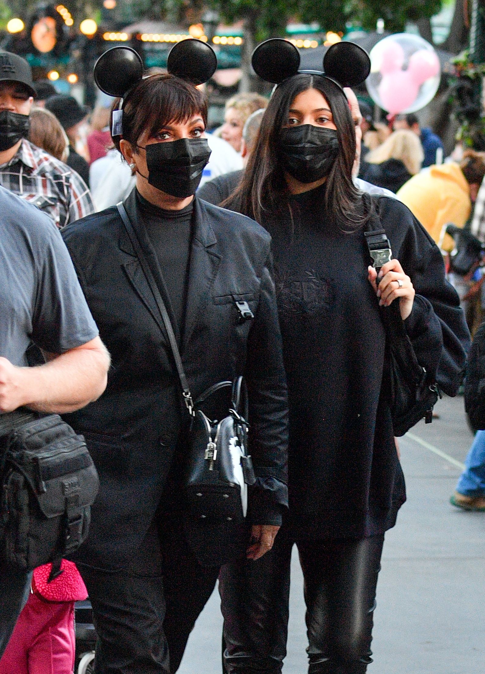 Access_Kardashian_001.jpg