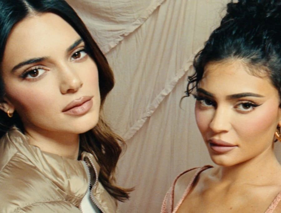 Access_Kardashian_001.jpg