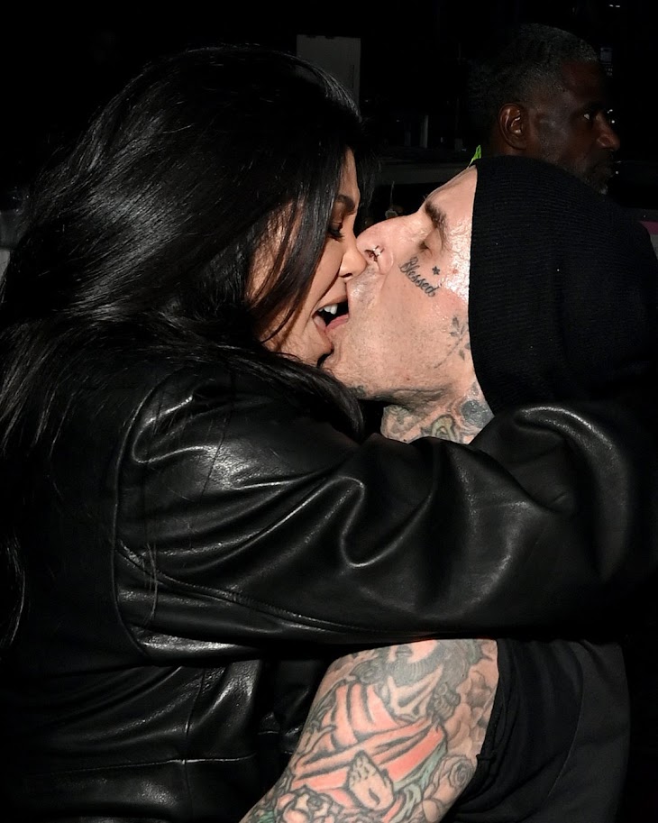 Access_Kardashian_1.jpg