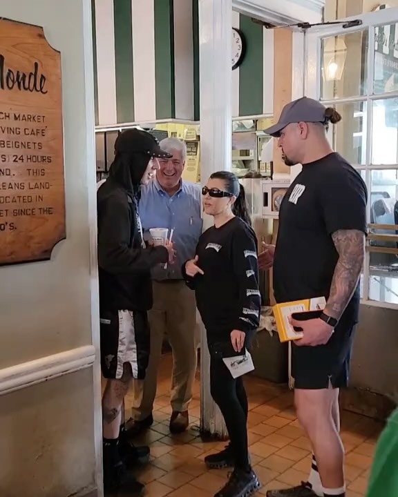 Access_Kardashian_3.jpg