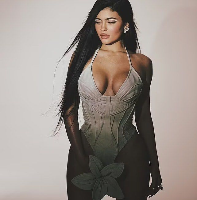 Access_Kardashian_002.jpg