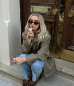 Access_Kardashian_8~1.jpg