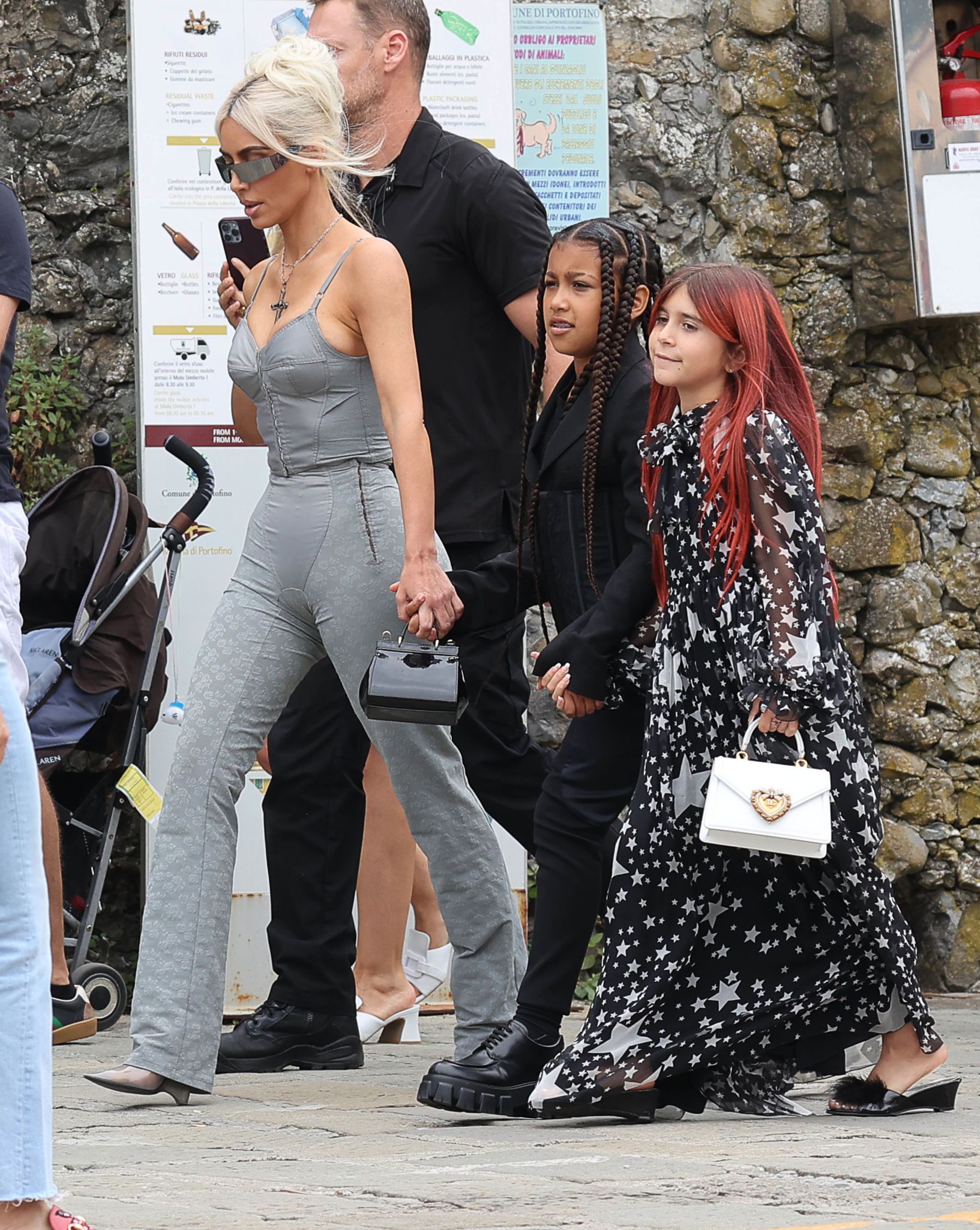 _Access_Kardashian_001~0.jpg
