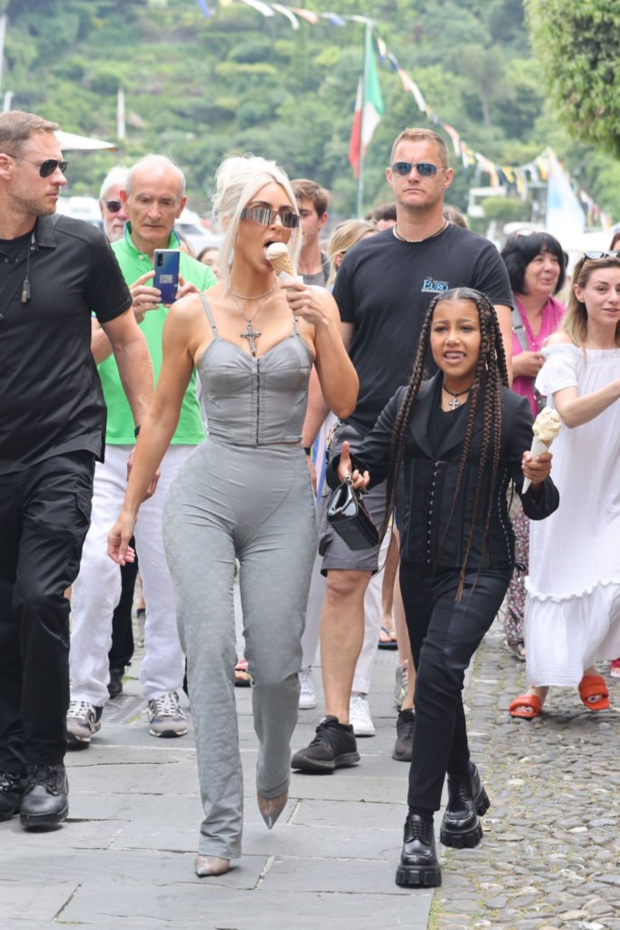 _Access_Kardashian_006.jpg