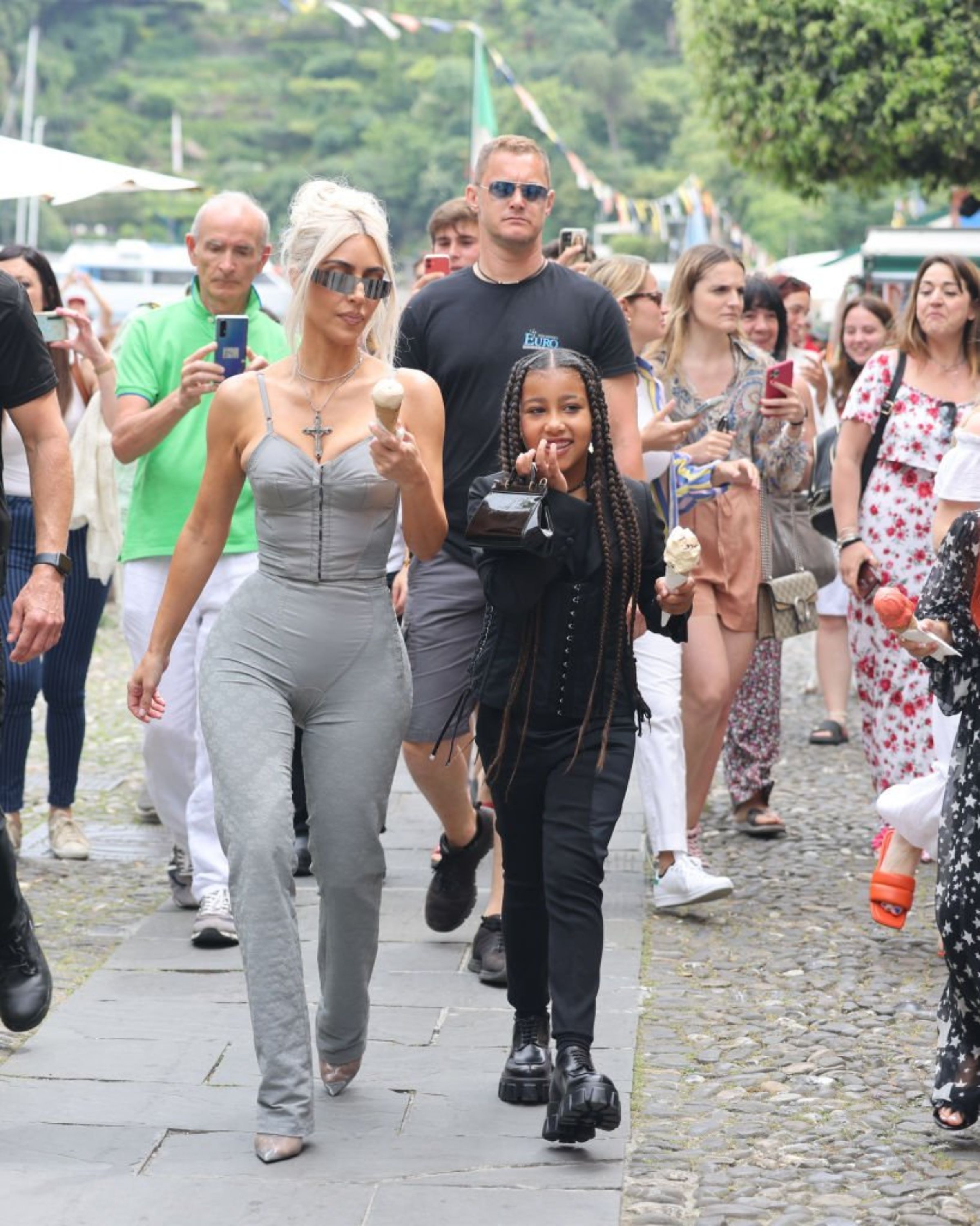 _Access_Kardashian_007.jpg