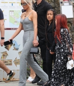 _Access_Kardashian_002~0.jpg
