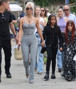 _Access_Kardashian_008~0.jpg