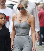 _Access_Kardashian_024.jpg