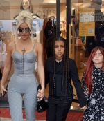 _Access_Kardashian_030.jpg