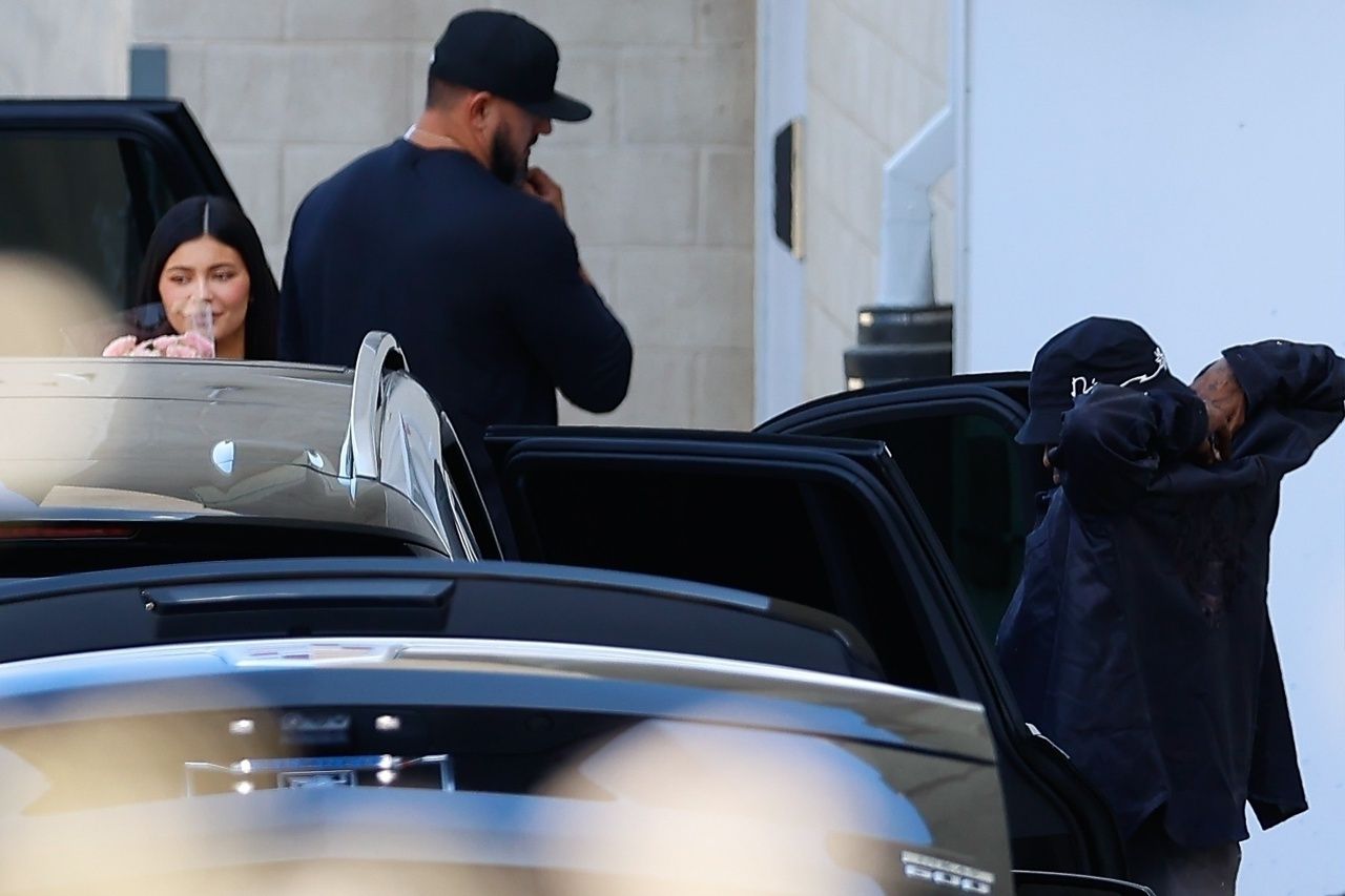 Access_Kardashian_001.jpg