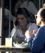 Access_Kardashian_6.jpg