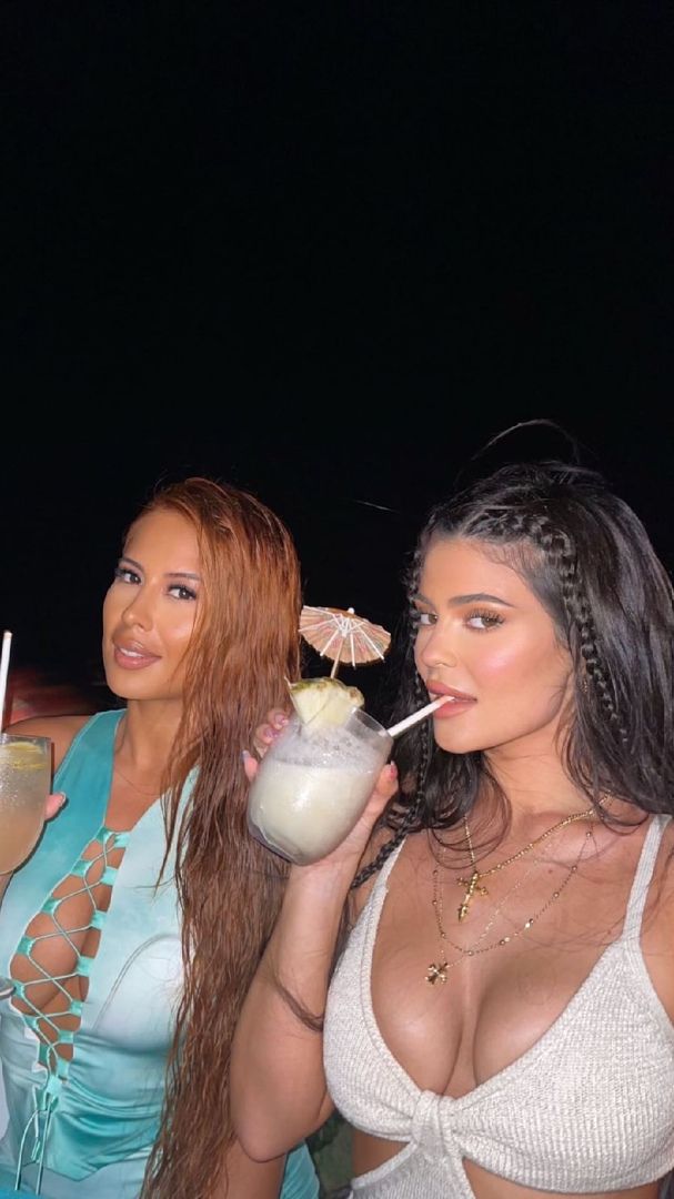 Access_Kardashian_126.jpg